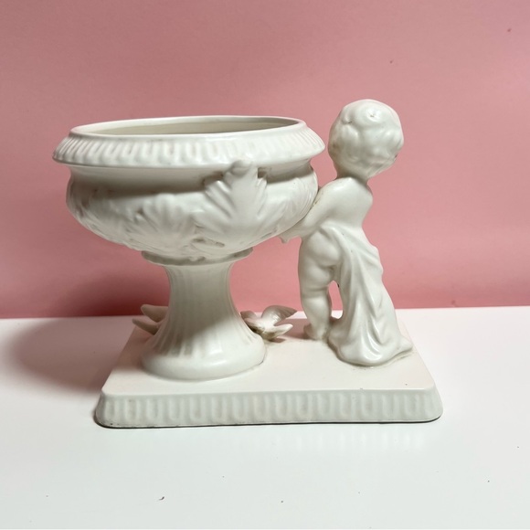 Vintage Victorian cherub baby planter - Picture 5 of 8